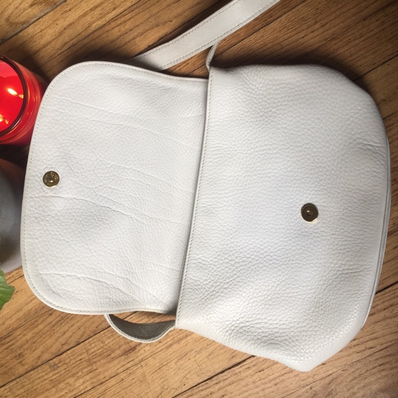 White Coach leather shoulder bag - Picture 3 of 8